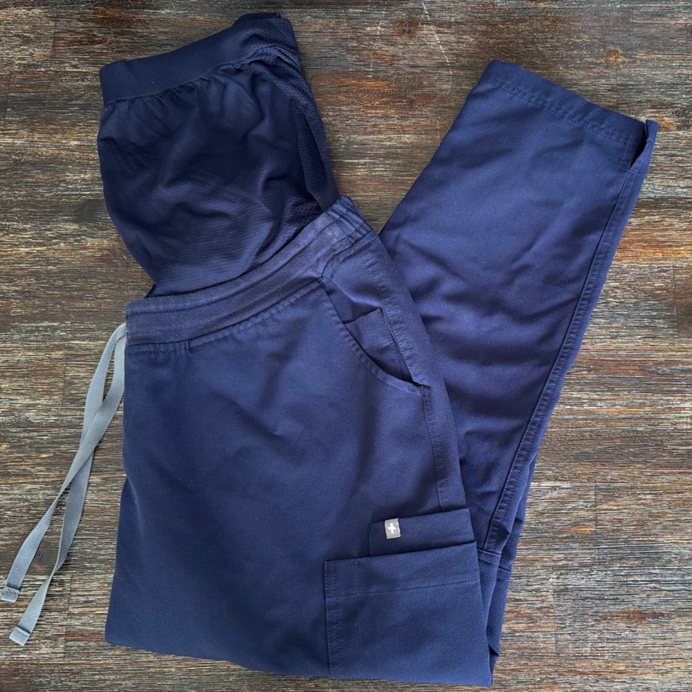 Figs Yola Maternity Skinny Scrub Pants in Navy